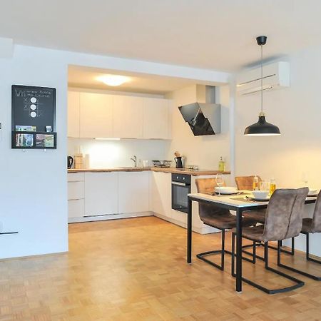 Strict City Apartments Любляна Экстерьер фото