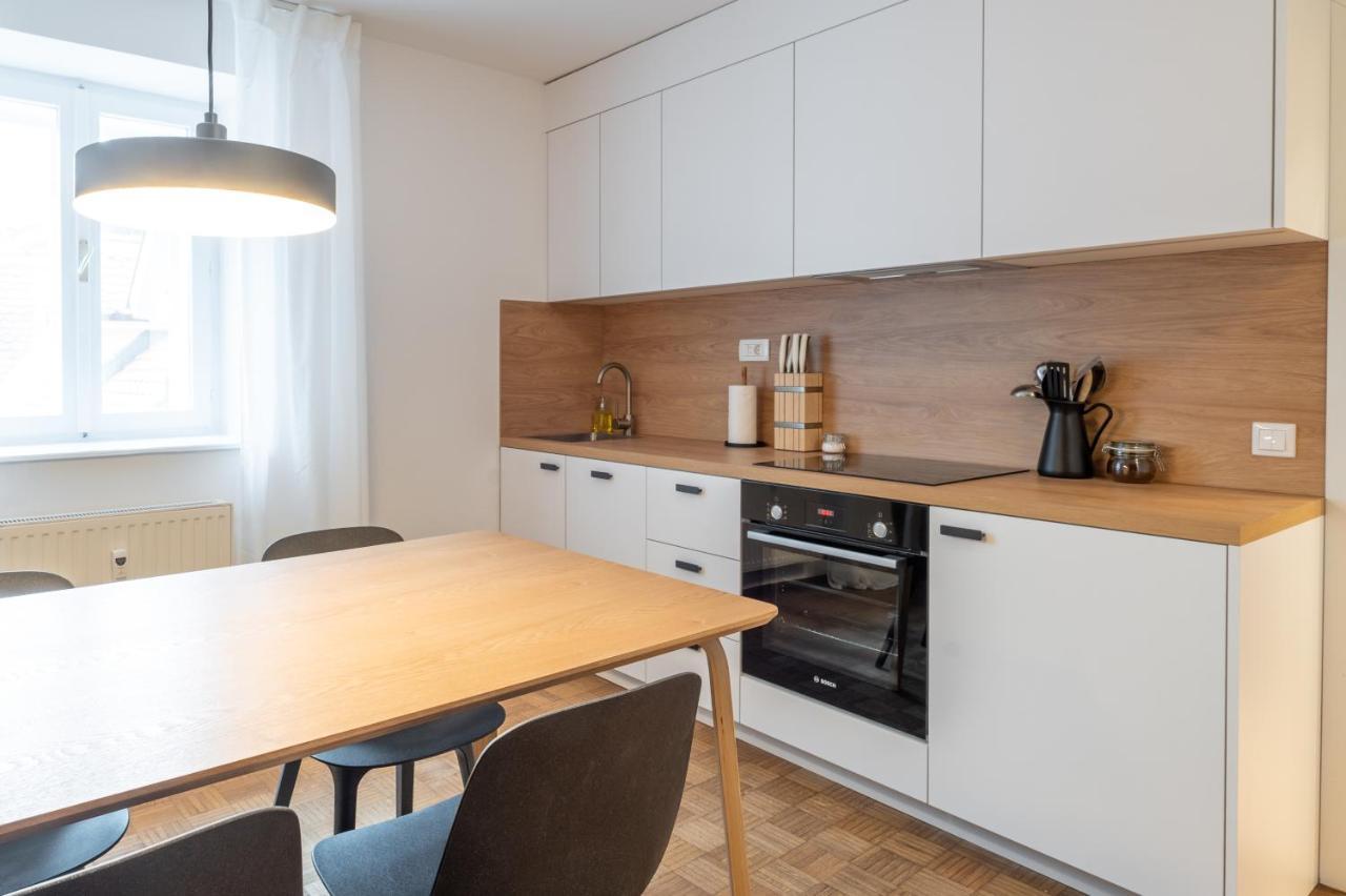 Strict City Apartments Любляна Экстерьер фото