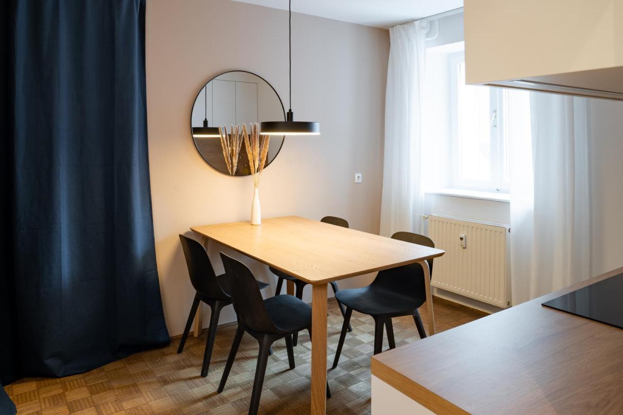 Strict City Apartments Любляна Экстерьер фото